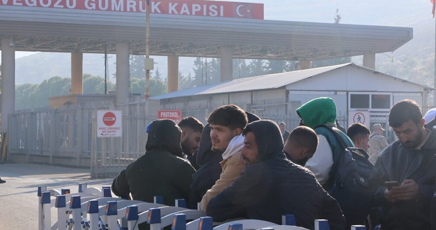 İçişleri Bakanı Yerlikaya: 9 Aralık'tan itibaren 250 bin Suriyeli ülkesine döndü