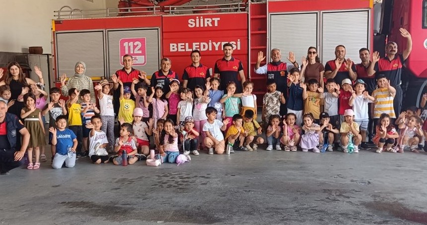 Minik öğrencilerden itfaiye ziyareti: Yangın ve afet bilinci kazandılar