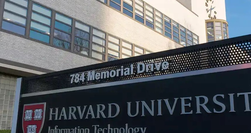 Trump yönetiminin Harvard'ın yabancı öğrenci kabulüne müdahalesi durduruldu