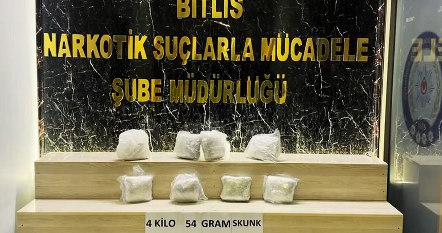 Bitlis’te uyuşturucu operasyonu: Lastik içerisinde 4 kilo skunk ele geçirildi
