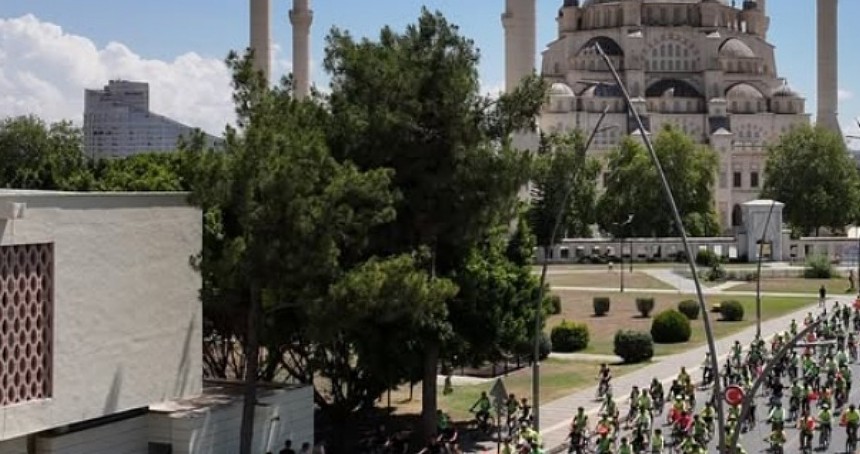 Adana’da Yeşilay Bisiklet Turu’na yoğun ilgi
