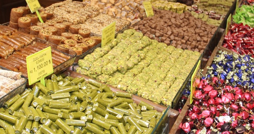 Kurban Bayramı için rengârenk şekerler tezgâhları süslemeye başladı