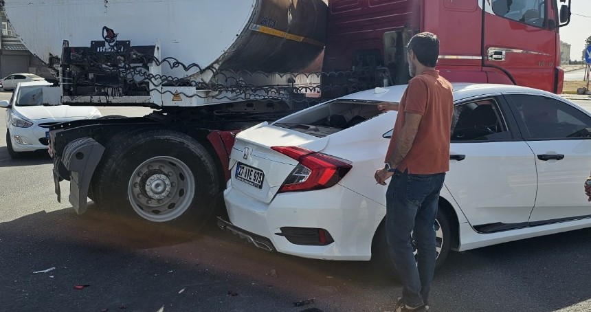 Mardin’de tanker ile otomobil çarpıştı: 6 yaralı