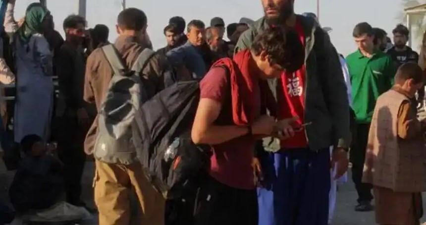 Pakistan ve İran'dan 500 bin Afgan, ülkelerine döndü