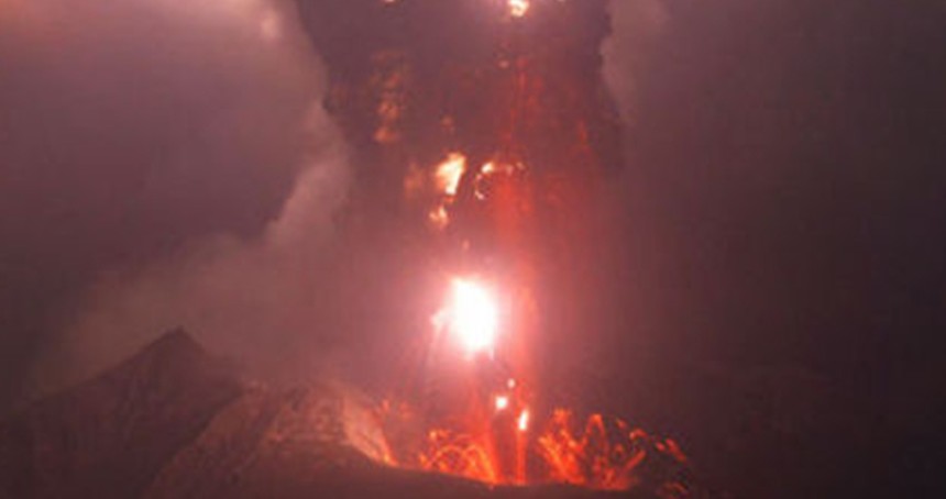 Sakurajima Yanardağı'nda patlama