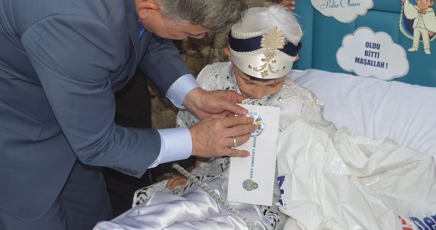 Siirt'te toplu sünnet şöleni ile 118 çocuk sünnet edildi