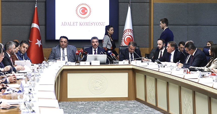 TBMM Adalet Komisyonu 10 Yargı Paketi'ni kabul etti