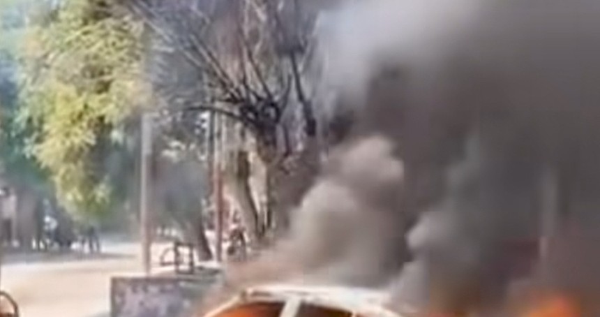 Adana'da trafo patlaması: Araç küle döndü