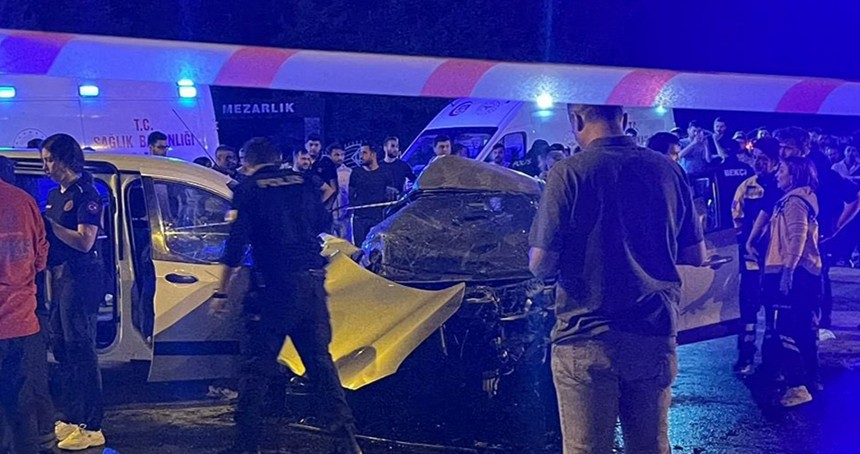 Gaziantep'te 5 kişinin hayatını kaybettiği kaza güvenlik kamerasına yansıdı