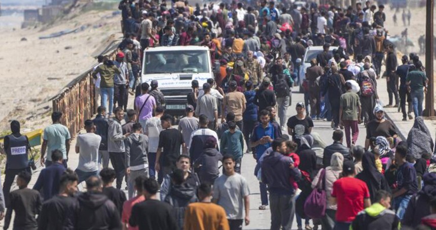 Gazze'nin kuzeyinden 250 bin kişi yerinden edildi