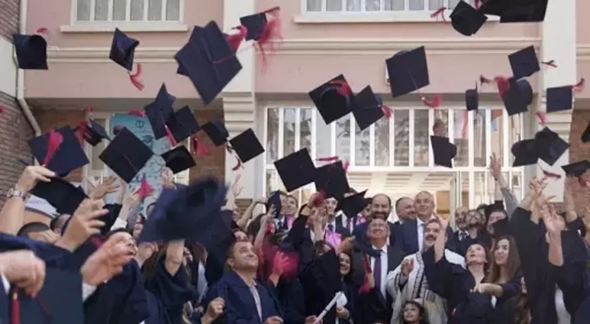 AÖF mezuniyet şartları neler? AÖF diploması nereden alınır? Diploma için gerekli belgeler neler?