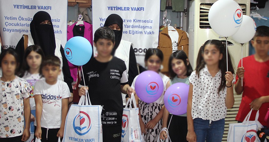 Yetimler Vakfı Kurban Bayramı öncesi Cizre’de yetimleri sevindirdi