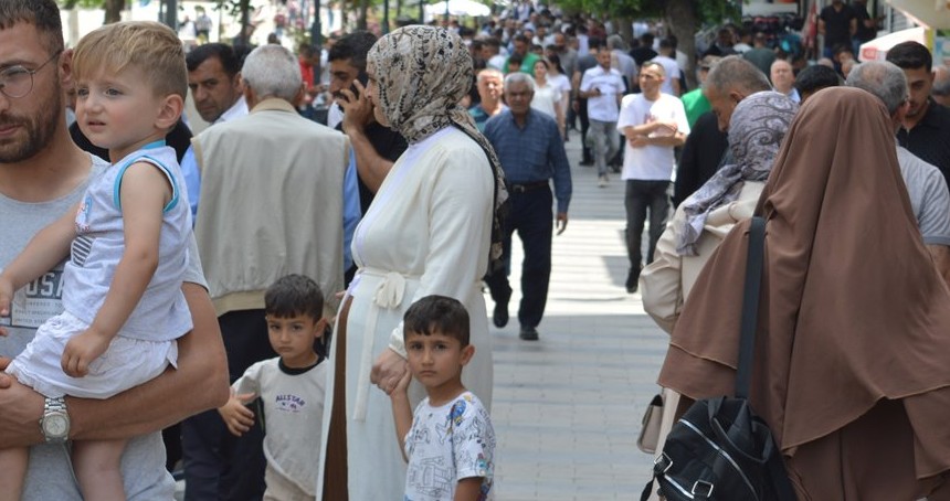Halktan bayram öncesi çağrı: Müslümanlar birlik olsun, zulüm son bulsun