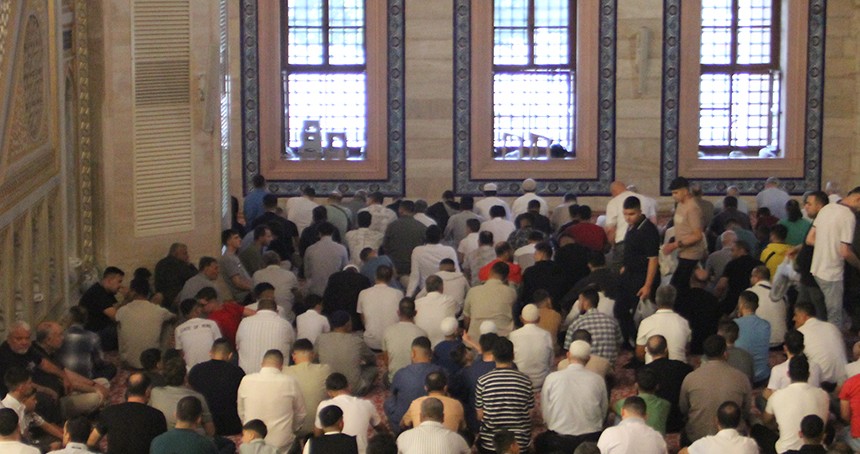 Adanalılardan bayram mesajı: Gazze’deki soykırım son bulsun