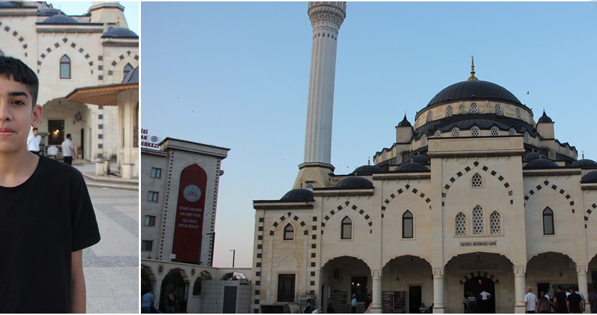 Bayram namazı için camiye gelen çocuklar: Gazze için dua edeceğiz