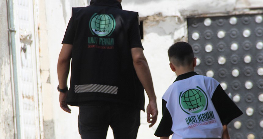 Umut Kervanı Cizre'de binlerce aileye kurban eti ulaştırdı