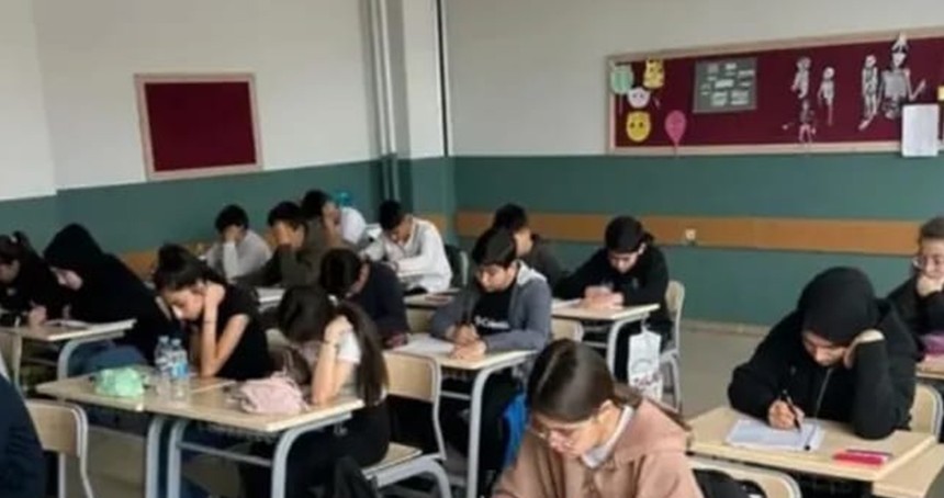 Bayramda gezmek yerine sınava hazırlanmayı tercih ettiler