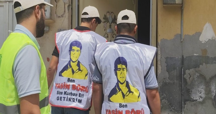Şanlıurfa’da genç Yasinlerden yüzlerce aileye kurban eti