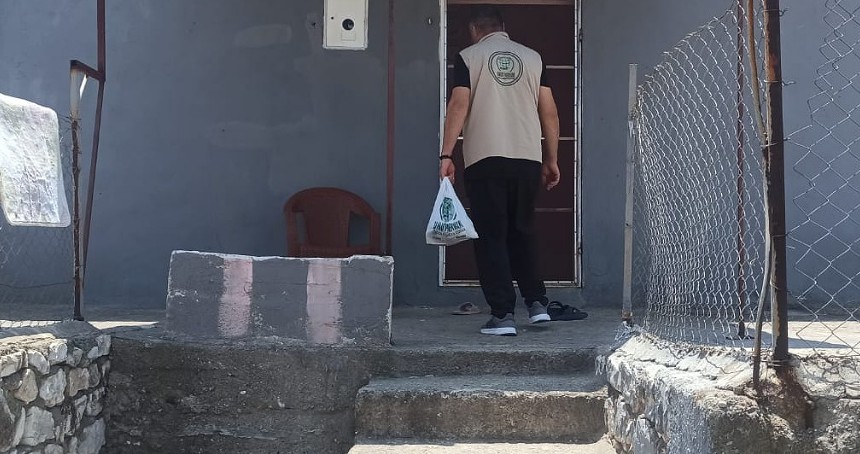 Umut Kervanı, Kurban Bayramı’nda İskenderun’daki ihtiyaç sahibi aileleri unutmadı
