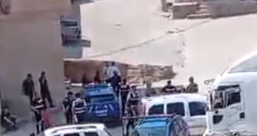 Bir kişinin öldüğü 14 kişinin yaralandığı silahlı kavgada firar eden 5 şahıs yakalandı