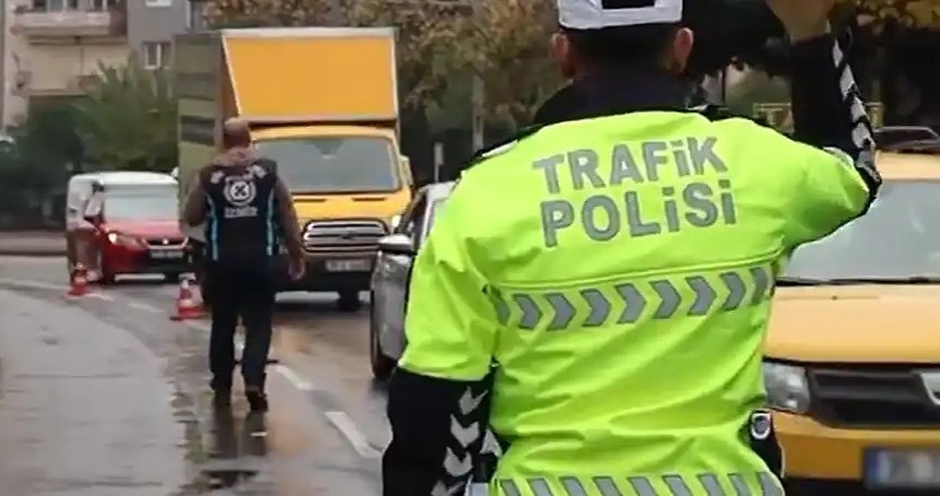 Adana’da trafik denetimlerinde 10 bini aşkın kural ihlali