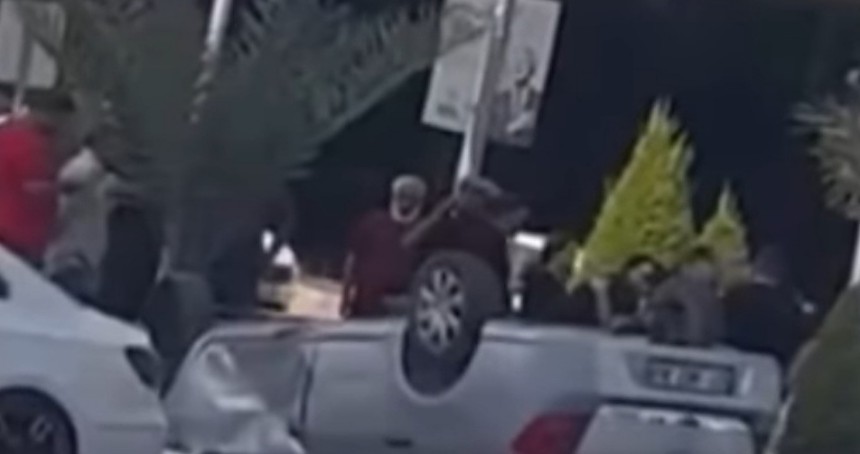 Otomobil refüje çarparak takla attı: 1 kişi yaralandı
