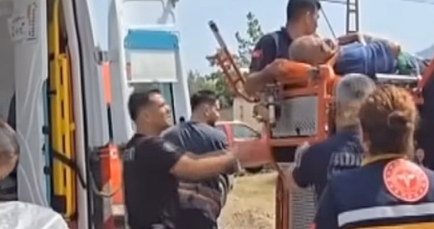 Adana'da bir kişi çatıda çalışırken elektrik akımına kapıldı