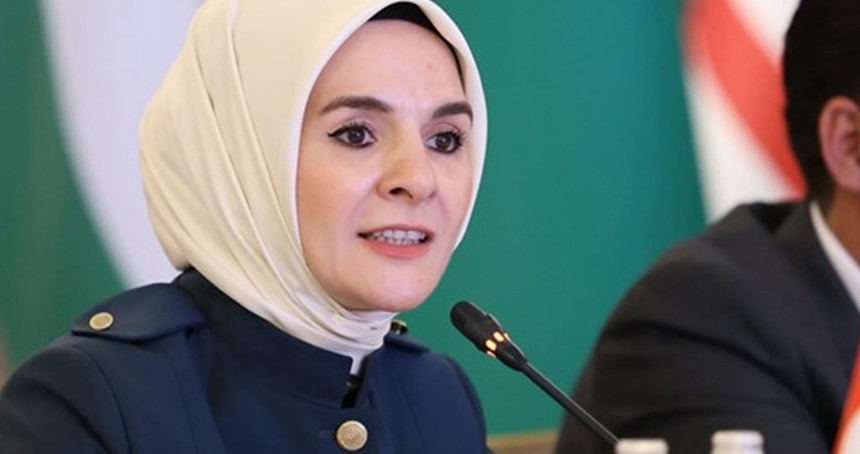 Bakan Göktaş: Aileyi evrensel bir değer olarak yeniden tanımlamalıyız