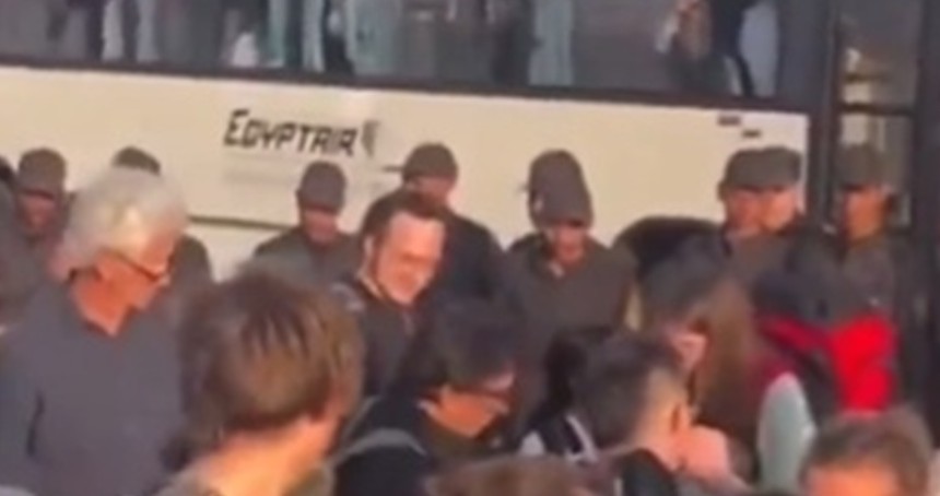 Mısır, Gazze için düzenlenen "küresel yürüyüşe" katılan yabancıların onlarcasını sınır dışı etti