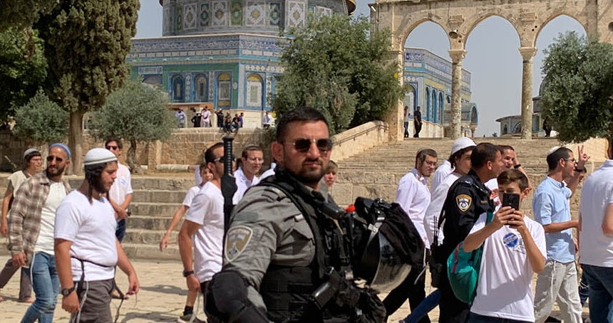 Yahudi çeteler Mescid-i Aksâ'ya baskın düzenledi