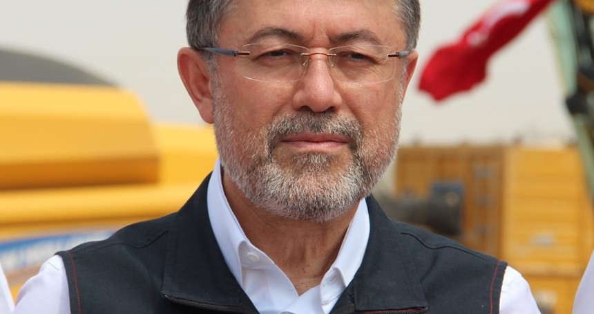 Bakan Yumaklı, Batman'da buğday hasadına katıldı