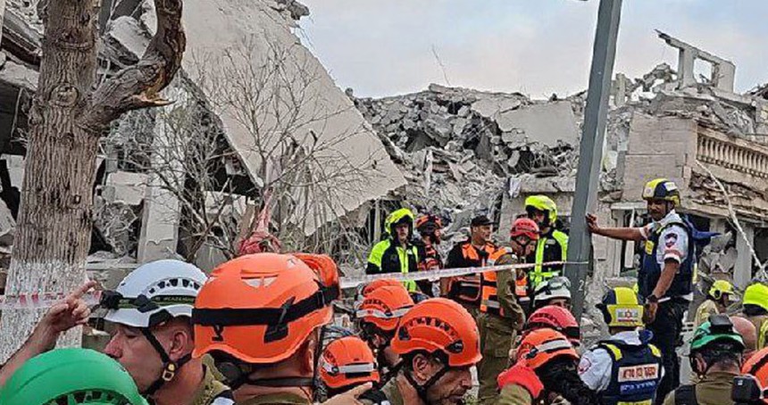 İran füzeleri siyonistlerin "Kalkan" hayallerini yıkıyor