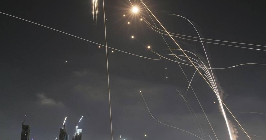 Mahzun Gazze halkı, İran'ın füzeleriyle büyük sevinç yaşadı