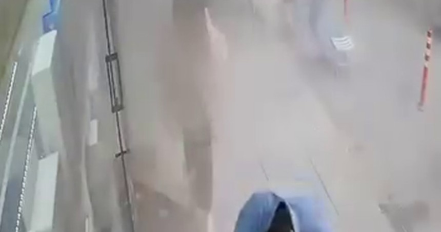 Patlayan tır lastiği korku dolu anlar yaşattı