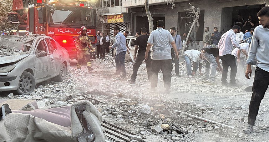 Tahran’da 5 araç aynı anda patladı: 14 nükleer bilimcinin öldüğü iddia ediliyor