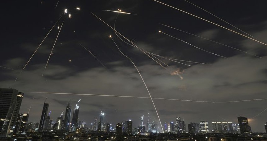 İran: Bu gece israil'i daha sert vuracağız
