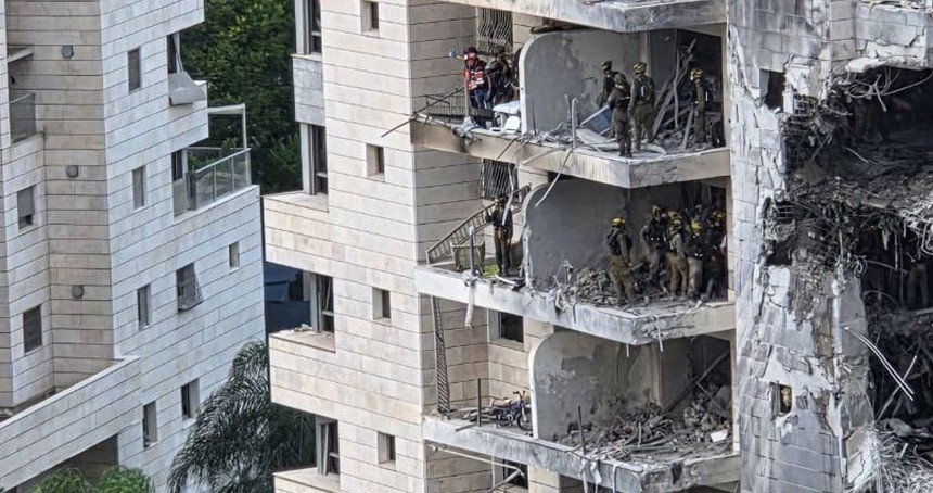 İran'dan Tel Aviv ve Hayfa’ya füze darbesi: En az 4 ölü, 103 yaralı