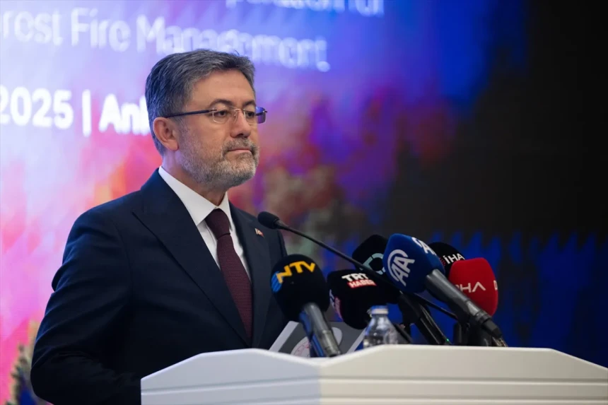 Türkiye, orman yangınlarına karşı en geniş hava filosuyla teyakkuzda