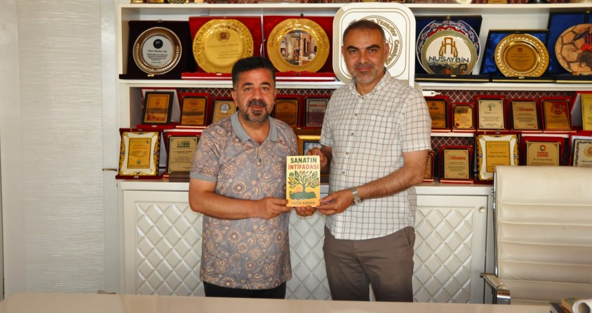 Gazetemizin yazarlarından Fatih Akman ile çıkan son kitabı “Sanatın İntifadası” üzerine bir söyleşi gerçekleştirdik