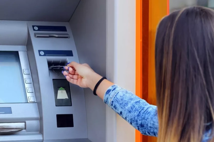 ATM kullanan herkesi ilgilendiriyor: Bu tuşa basmadan işleme başlamayın