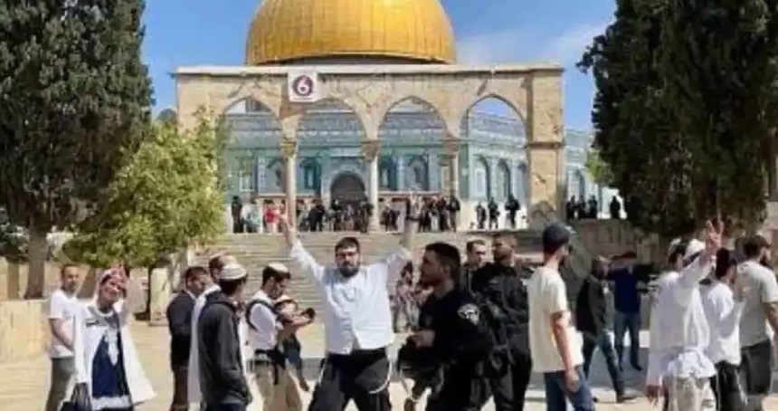 İşgalciler, 7 gündür kapalı olan Mescid-i Aksa'ya Yahudileştirme çabaları kapsamında baskın düzenliyor