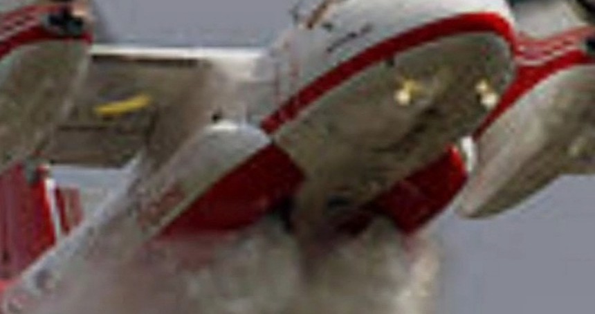Yangın söndürme uçağı Seyhan Barajı’na düştü: Pilot sağ kurtarıldı