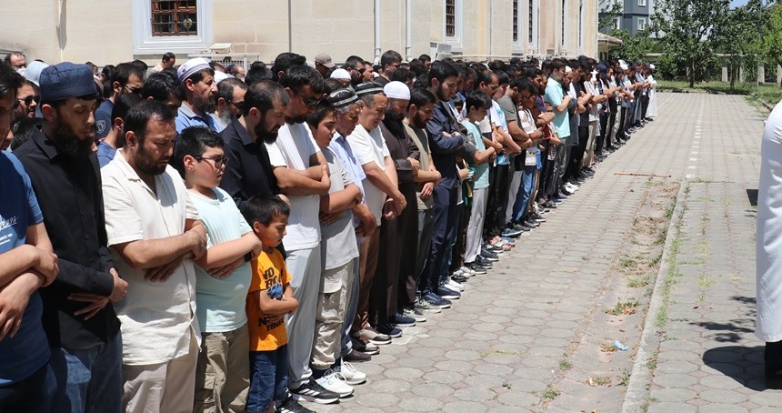 Zulümden kaçıp Türkiye'ye sığındı ama geri gönderme merkezinde vefat etti