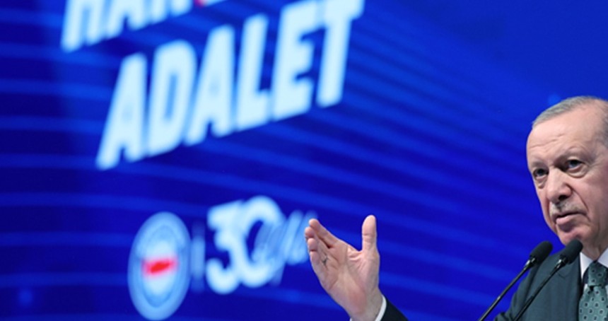 Cumhurbaşkanı Erdoğan: İran'a saldırıların daha büyük bir felakete dönüşmemesi için yoğun çaba harcıyoruz