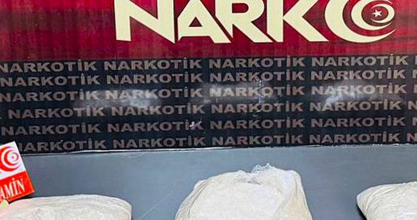 Otobüste 3 kilo metamfetamin yakalandı