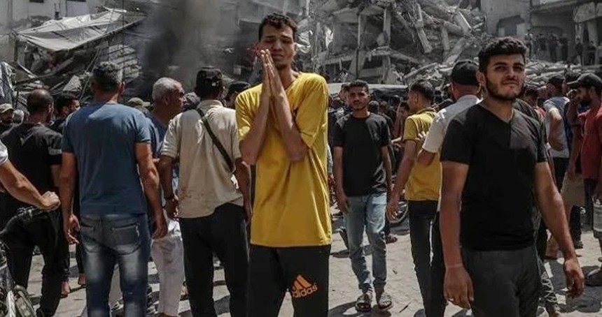 Siyonist işgal rejimi, Gazze'de yardım bekleyen sivillere saldırdı: 20 şehit