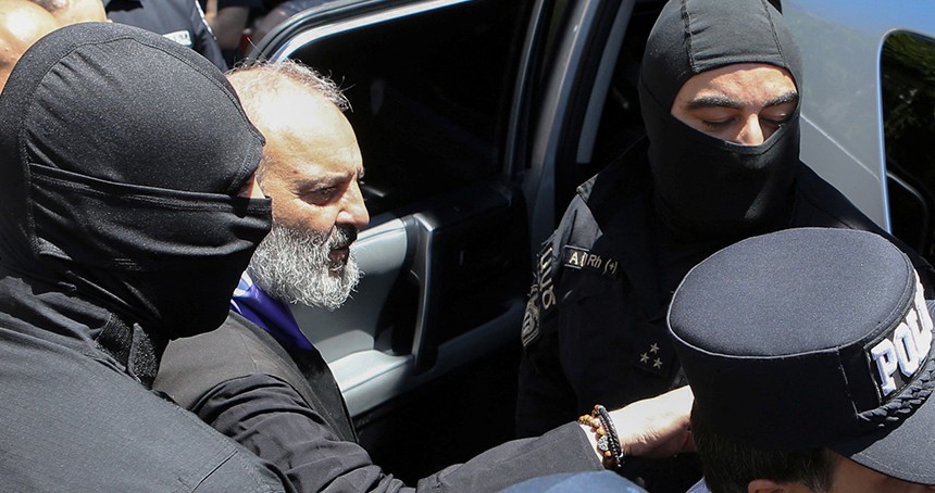 Ermenistan'da Başpiskopos darbe planı yapmakla suçlandı: 14 gözaltı