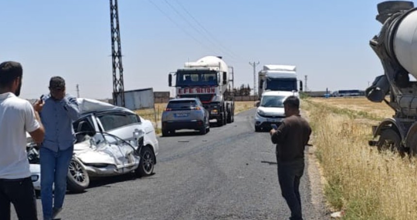 Mardin’de beton mikseri ile otomobil çarpıştı: 2 ölü