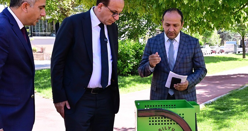 Yeşilyurt'ta parklar yenileniyor, sosyal yaşam alanları genişletiliyor