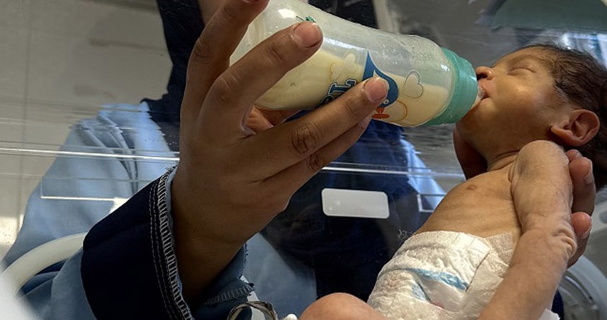 Gazze'de açlıktan iki bebek daha hayatını kaybetti